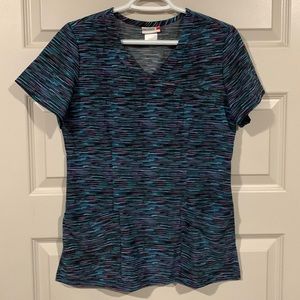 WHITE+ Scrub top with front pockets size small